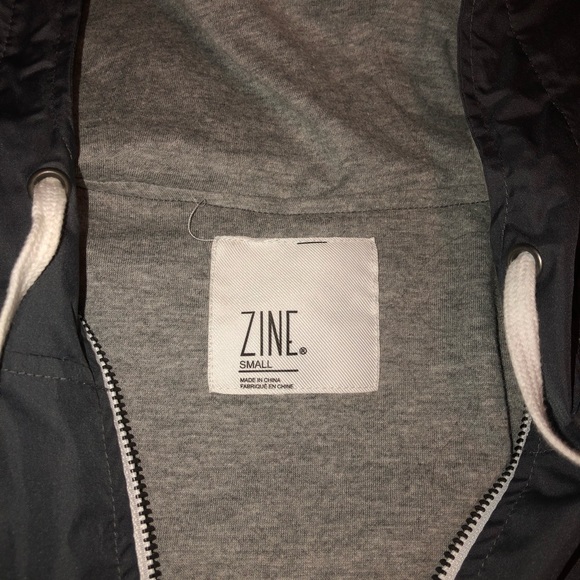 Zumiez Windbreaker - Picture 4 of 8